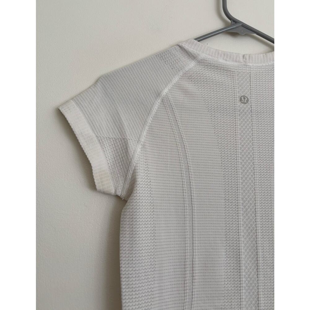 White Women's Lululemon Swiftly Tech Short Sleeve Tee 4 - Picture 5 of 7